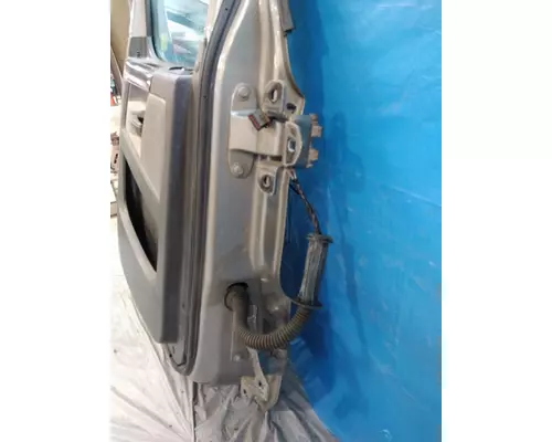 FREIGHTLINER CASCADIA 126 DOOR ASSEMBLY, FRONT