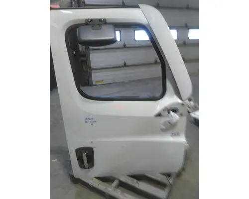FREIGHTLINER CASCADIA 126 DOOR ASSEMBLY, FRONT