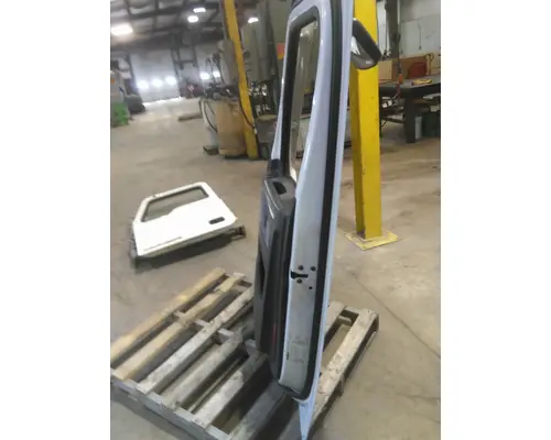 FREIGHTLINER CASCADIA 126 DOOR ASSEMBLY, FRONT