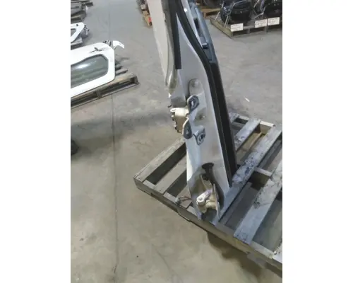 FREIGHTLINER CASCADIA 126 DOOR ASSEMBLY, FRONT