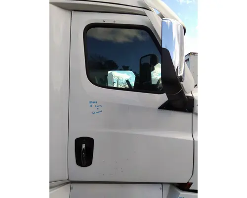 FREIGHTLINER CASCADIA 126 DOOR ASSEMBLY, FRONT