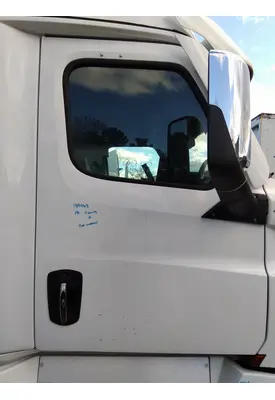 FREIGHTLINER CASCADIA 126 DOOR ASSEMBLY, FRONT