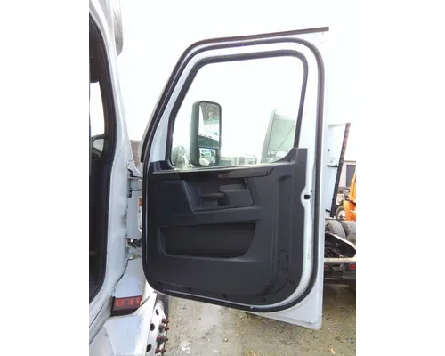 FREIGHTLINER CASCADIA 126 DOOR ASSEMBLY, FRONT