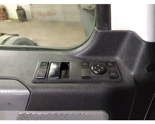 FREIGHTLINER CASCADIA 126 DOOR ASSEMBLY, FRONT