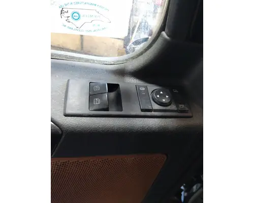 FREIGHTLINER CASCADIA 126 DOOR ASSEMBLY, FRONT