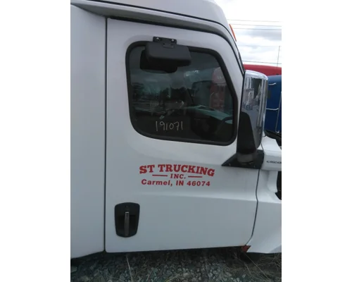 FREIGHTLINER CASCADIA 126 DOOR ASSEMBLY, FRONT