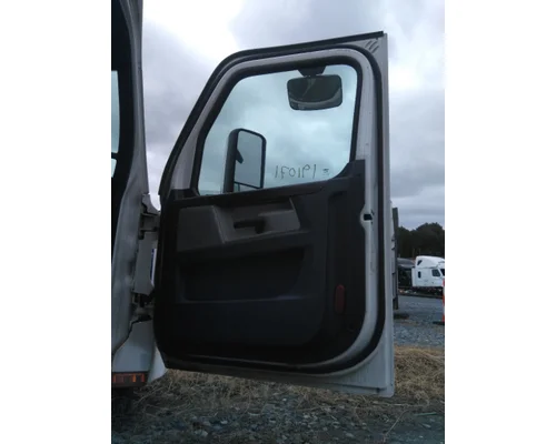 FREIGHTLINER CASCADIA 126 DOOR ASSEMBLY, FRONT
