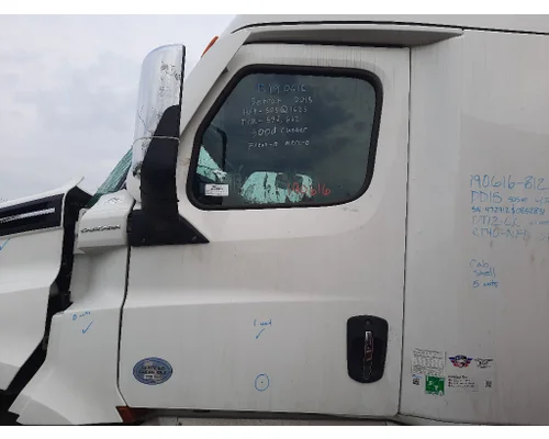FREIGHTLINER CASCADIA 126 DOOR ASSEMBLY, FRONT