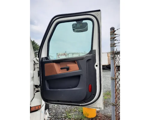 FREIGHTLINER CASCADIA 126 DOOR ASSEMBLY, FRONT