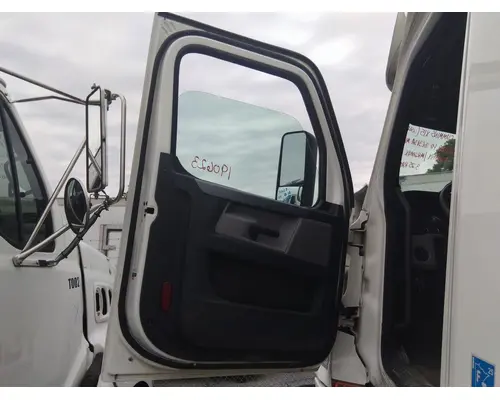 FREIGHTLINER CASCADIA 126 DOOR ASSEMBLY, FRONT