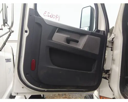 FREIGHTLINER CASCADIA 126 DOOR ASSEMBLY, FRONT