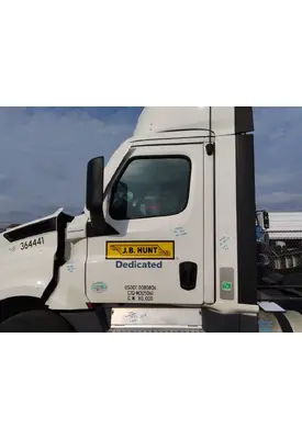 FREIGHTLINER CASCADIA 126 DOOR ASSEMBLY, FRONT