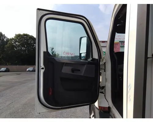 FREIGHTLINER CASCADIA 126 DOOR ASSEMBLY, FRONT
