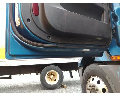 FREIGHTLINER CASCADIA 126 DOOR ASSEMBLY, FRONT