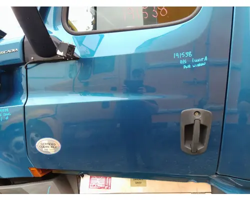FREIGHTLINER CASCADIA 126 DOOR ASSEMBLY, FRONT
