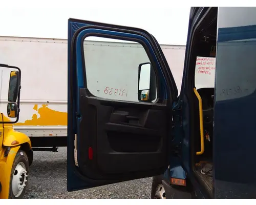 FREIGHTLINER CASCADIA 126 DOOR ASSEMBLY, FRONT