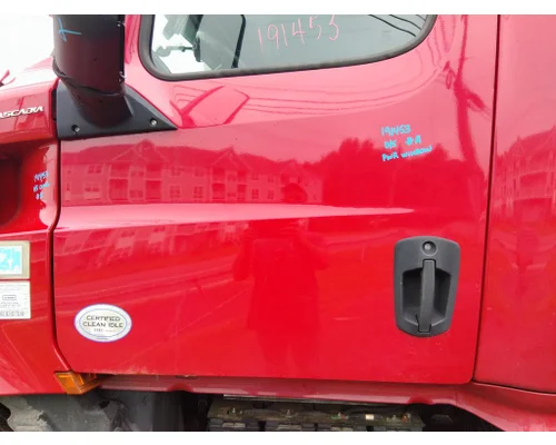 FREIGHTLINER CASCADIA 126 DOOR ASSEMBLY, FRONT