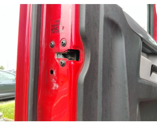 FREIGHTLINER CASCADIA 126 DOOR ASSEMBLY, FRONT
