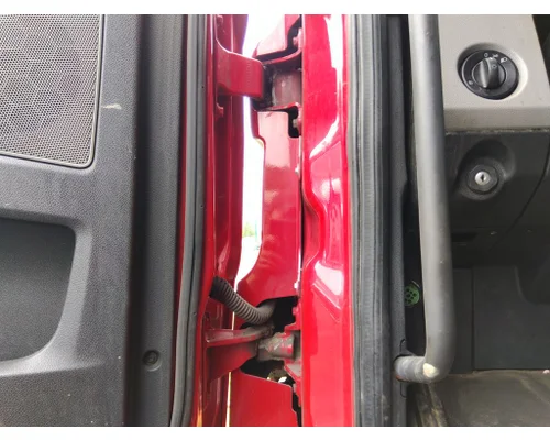 FREIGHTLINER CASCADIA 126 DOOR ASSEMBLY, FRONT