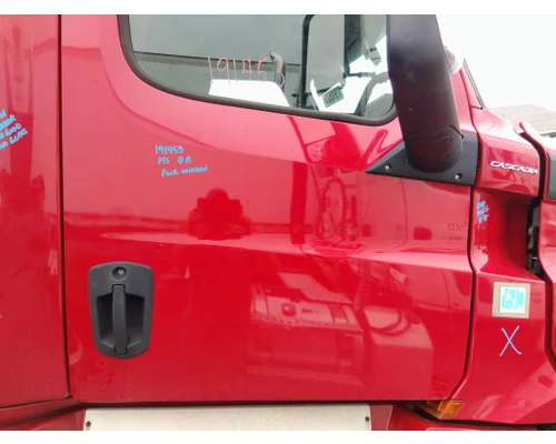 FREIGHTLINER CASCADIA 126 DOOR ASSEMBLY, FRONT