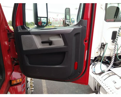 FREIGHTLINER CASCADIA 126 DOOR ASSEMBLY, FRONT