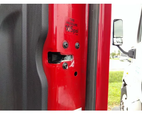 FREIGHTLINER CASCADIA 126 DOOR ASSEMBLY, FRONT