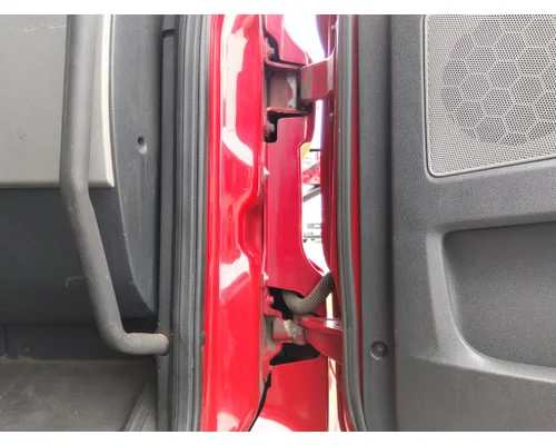 FREIGHTLINER CASCADIA 126 DOOR ASSEMBLY, FRONT