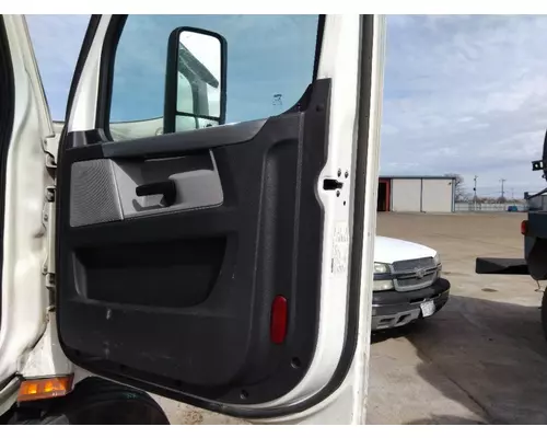 FREIGHTLINER CASCADIA 126 DOOR ASSEMBLY, FRONT