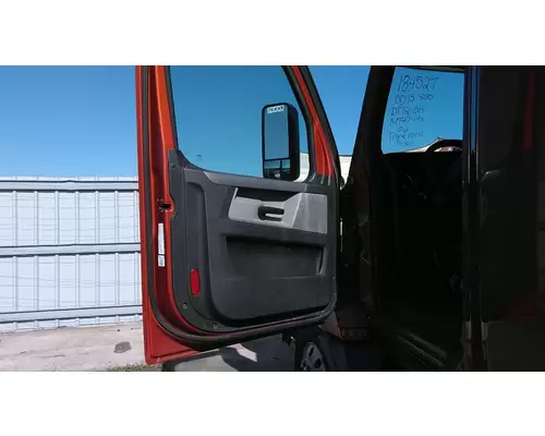 FREIGHTLINER CASCADIA 126 DOOR ASSEMBLY, FRONT