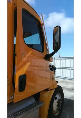 FREIGHTLINER CASCADIA 126 DOOR ASSEMBLY, FRONT