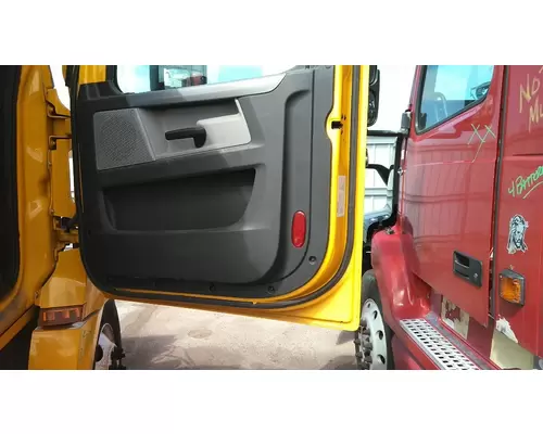 FREIGHTLINER CASCADIA 126 DOOR ASSEMBLY, FRONT