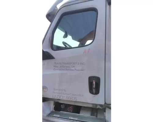FREIGHTLINER CASCADIA 126 DOOR ASSEMBLY, FRONT