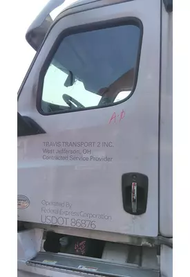 FREIGHTLINER CASCADIA 126 DOOR ASSEMBLY, FRONT