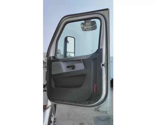FREIGHTLINER CASCADIA 126 DOOR ASSEMBLY, FRONT