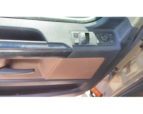 FREIGHTLINER CASCADIA 126 DOOR ASSEMBLY, FRONT