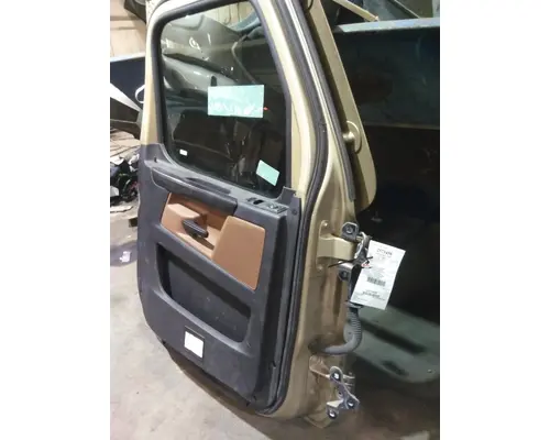 FREIGHTLINER CASCADIA 126 DOOR ASSEMBLY, FRONT