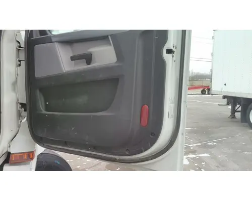 FREIGHTLINER CASCADIA 126 DOOR ASSEMBLY, FRONT