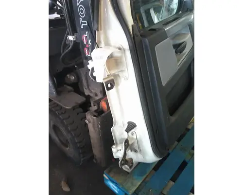 FREIGHTLINER CASCADIA 126 DOOR ASSEMBLY, FRONT