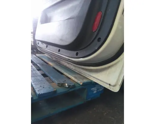 FREIGHTLINER CASCADIA 126 DOOR ASSEMBLY, FRONT