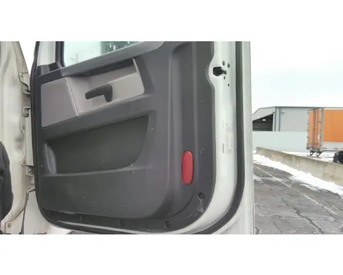 FREIGHTLINER CASCADIA 126 DOOR ASSEMBLY, FRONT