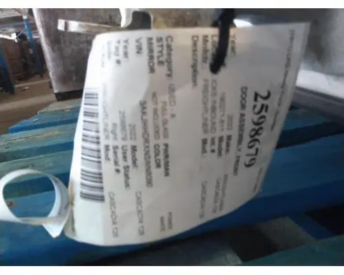 FREIGHTLINER CASCADIA 126 DOOR ASSEMBLY, FRONT