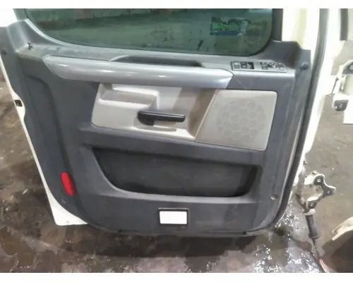FREIGHTLINER CASCADIA 126 DOOR ASSEMBLY, FRONT