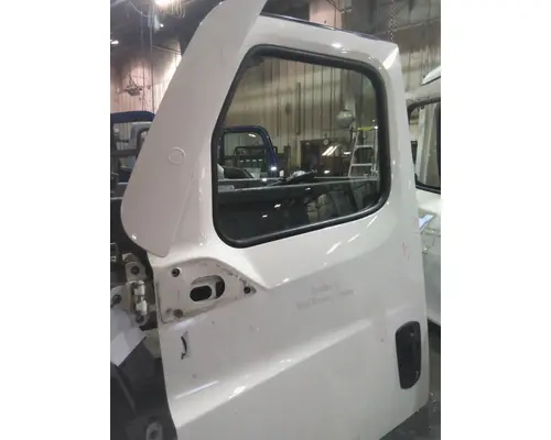FREIGHTLINER CASCADIA 126 DOOR ASSEMBLY, FRONT