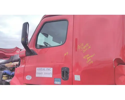 FREIGHTLINER CASCADIA 126 DOOR ASSEMBLY, FRONT