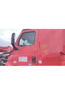 FREIGHTLINER CASCADIA 126 DOOR ASSEMBLY, FRONT