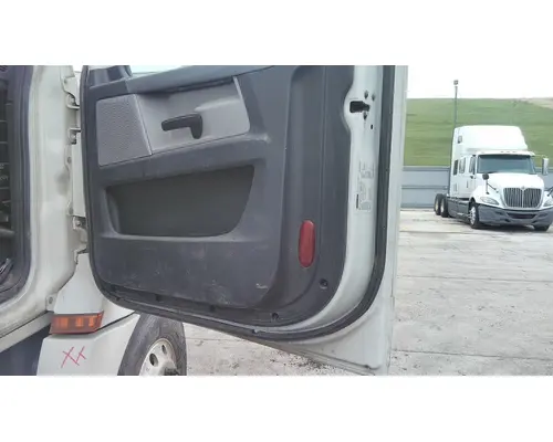 FREIGHTLINER CASCADIA 126 DOOR ASSEMBLY, FRONT
