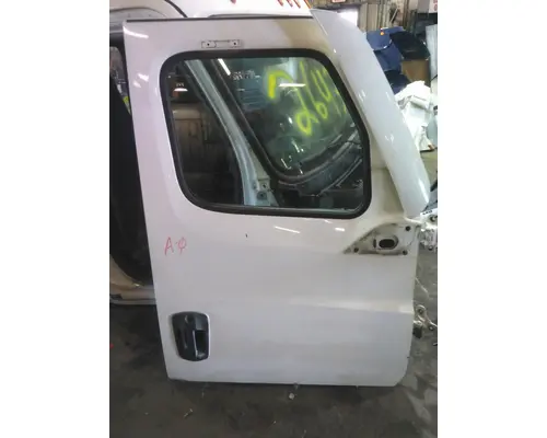 FREIGHTLINER CASCADIA 126 DOOR ASSEMBLY, FRONT
