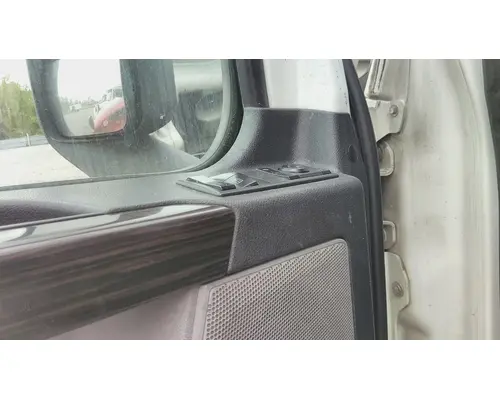 FREIGHTLINER CASCADIA 126 DOOR ASSEMBLY, FRONT