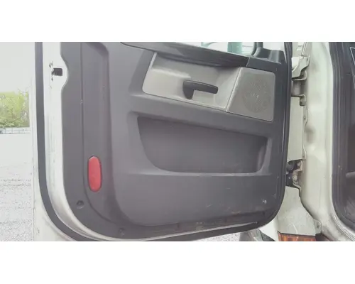 FREIGHTLINER CASCADIA 126 DOOR ASSEMBLY, FRONT