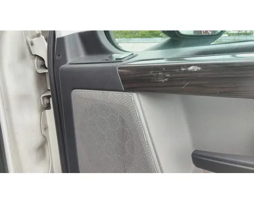 FREIGHTLINER CASCADIA 126 DOOR ASSEMBLY, FRONT